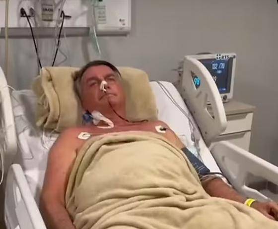 Bolsonaro tem nova crise de soluços após procedimento