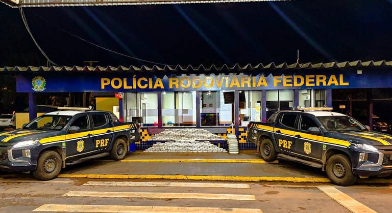 PRF apreende quase 300 kg de skunk no primeiro dia do ano na BR-364