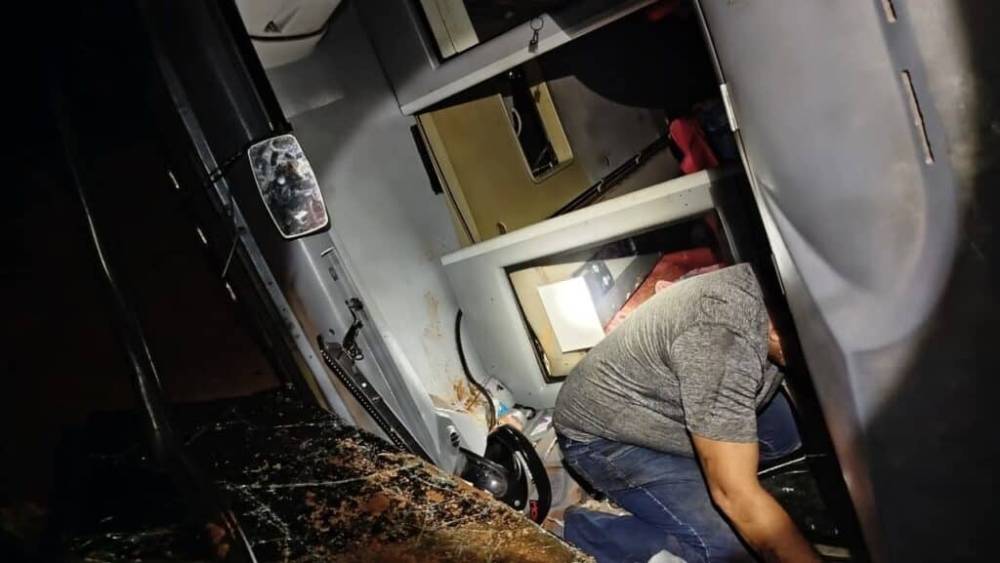Seis estão em estado grave após ônibus capotar em Lucas do Rio Verde
