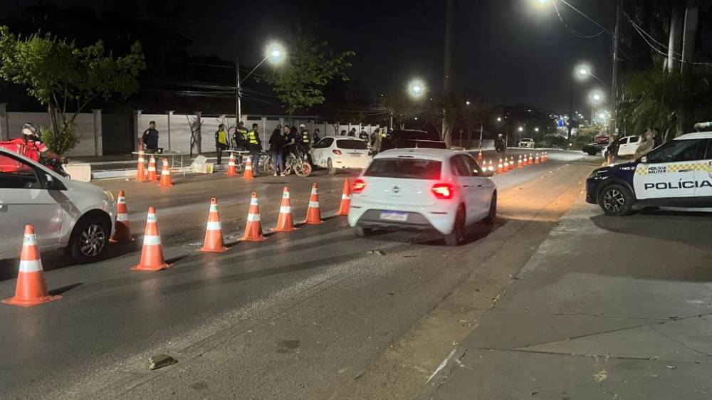 Dez motoristas são presos na Avenida das Torres