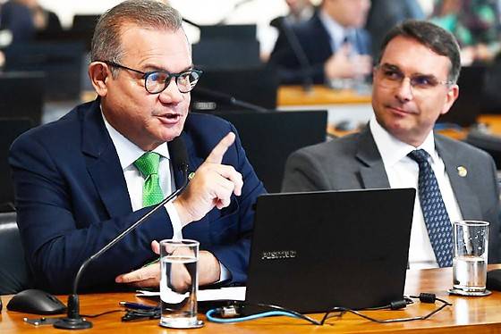 WF será do núcleo duro de Flávio. Bolsonaro mira Senado e Câmara