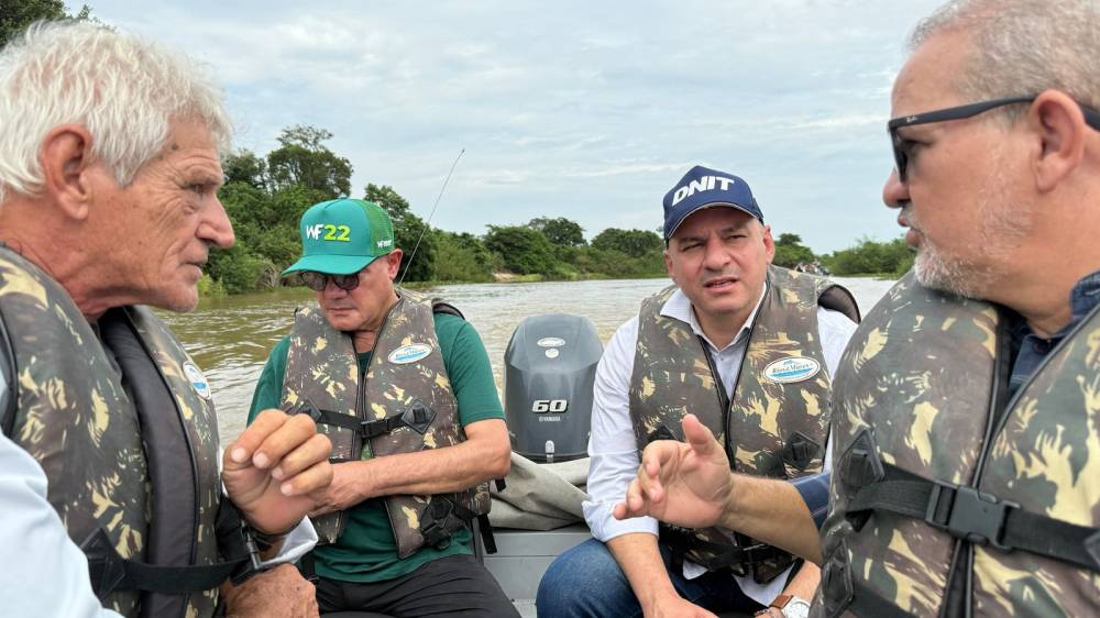  DNIT inicia dragagem no Rio Paraguai