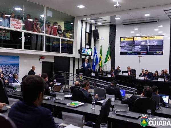 Quinze vereadores votaram pelo arquivamento da cassação de Chico 2000