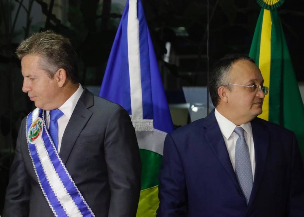 Mauro Mendes chama acusações de Taques de “denuncismo eleitoral” e exige provas sobre acordo com a Oi