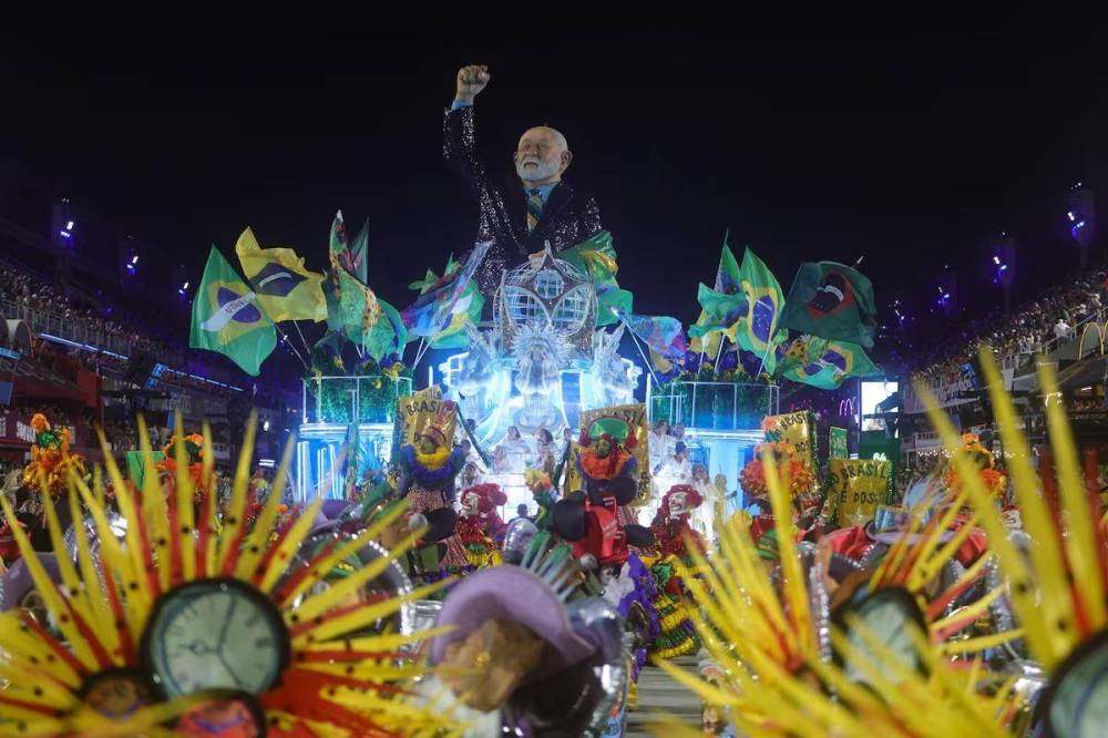 Políticos direita de MT detonam desfile em homenagem a Lula