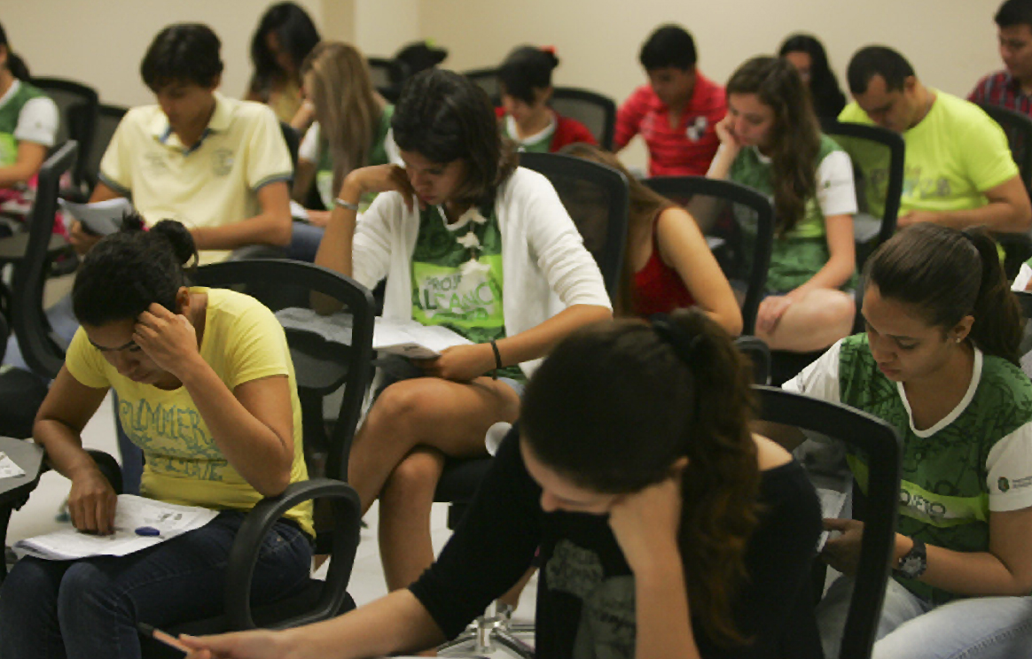 EDUCAÇÃO: Fies ofertará 100 mil vagas em 2019, define comitê do programa