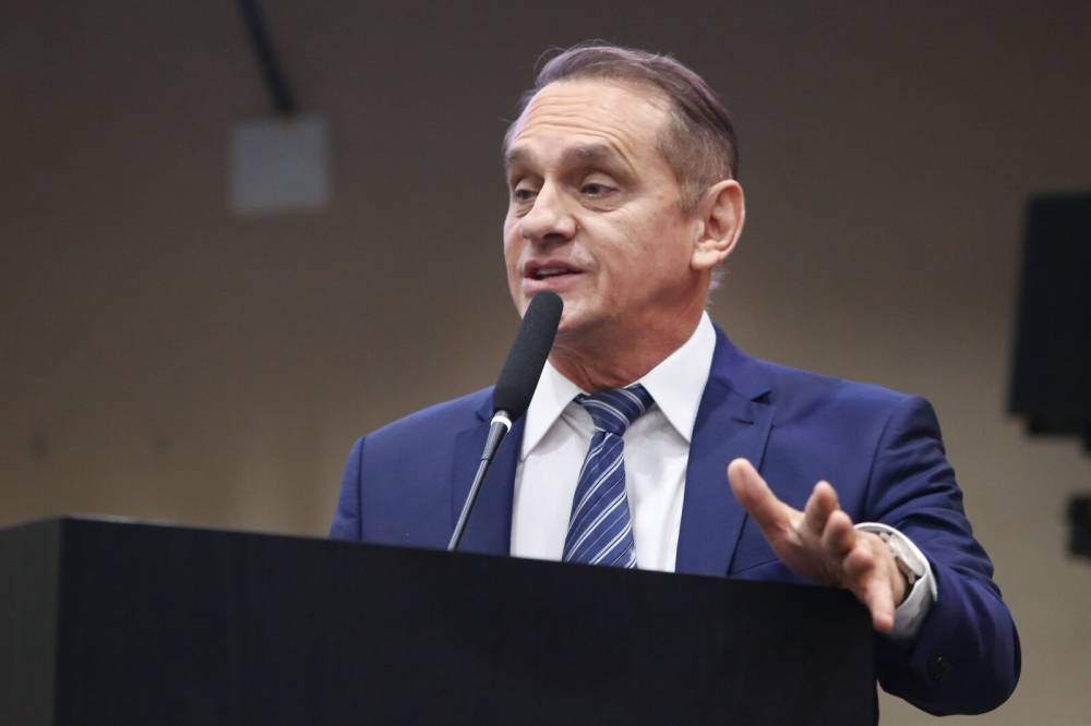 Wilson Santos propõe política estadual para incentivar pesquisa com polilaminina em MT