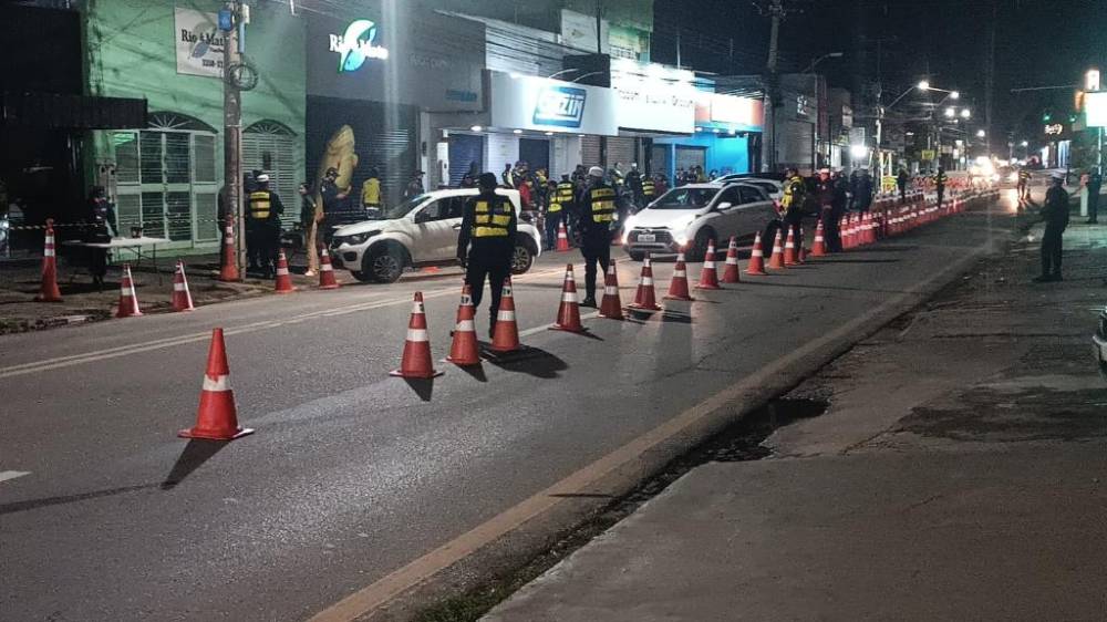 Operação da Lei Seca resultou em 12 prisões por embriaguez ao volante  na Avenida Carmindo de Campos