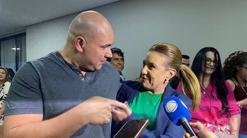 Flávia comenta defesa de Abilio contra vereador e diz ter se sentido honrada