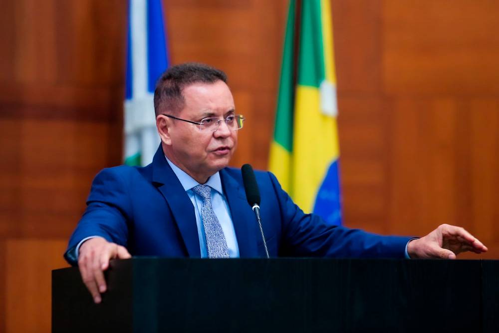 Após pressão no plenário, Botelho volta à CCJR da Assembleia Legislativa