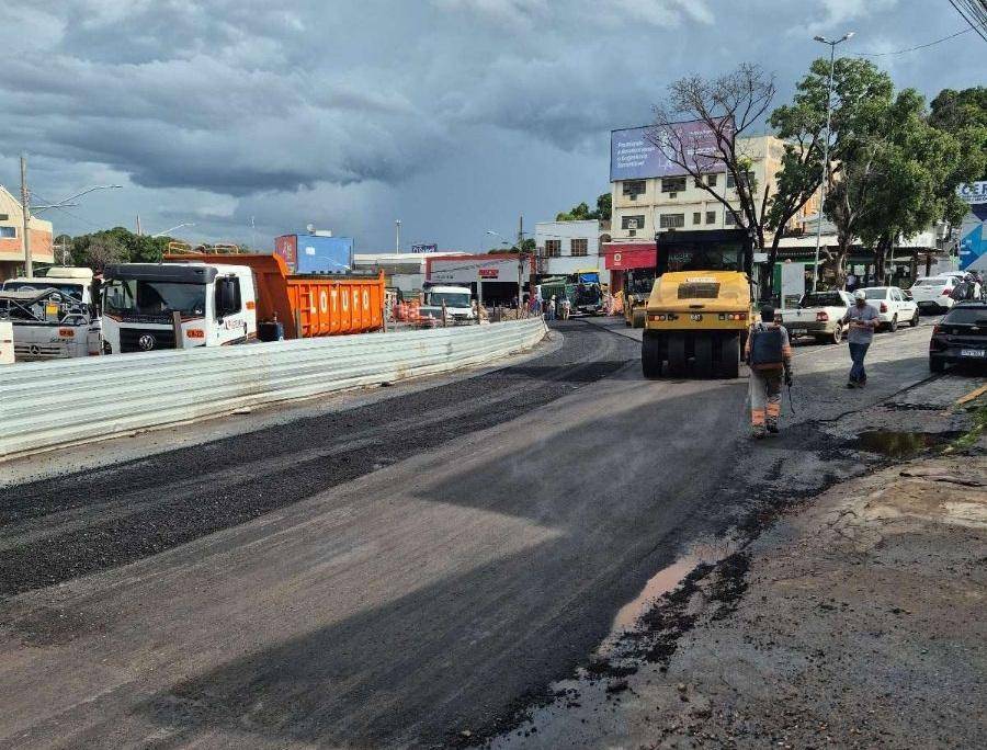 Avenida Prainha ganha nova camada de asfalto