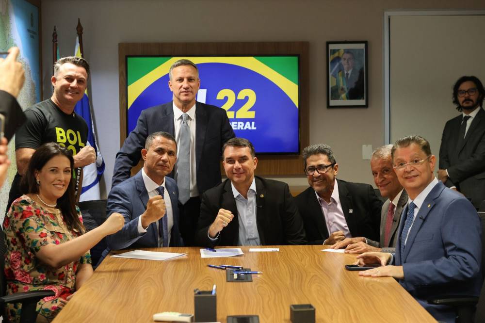 Deputado Coronel Assis deixa UB e vai para o PL de Flávio Bolsonaro