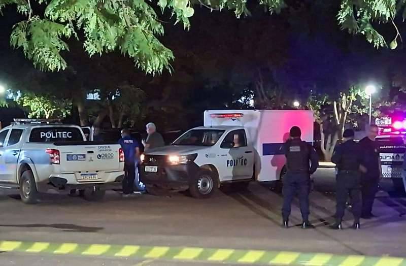 Criança morre ao ser esquecida por pai dentro do carro. Pai sofre infarto