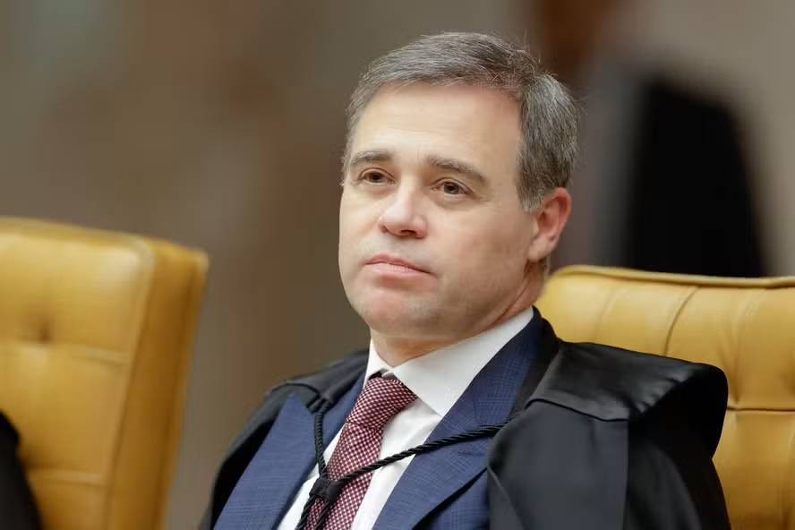 Mendonça diz que juiz não é estrela e deve assumir responsabilidades