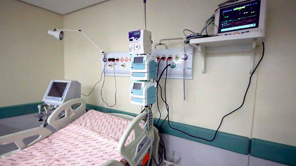 Justiça fixa multa de R$ 300 mil para Estado para garantir vaga em UTI para paciente hepático