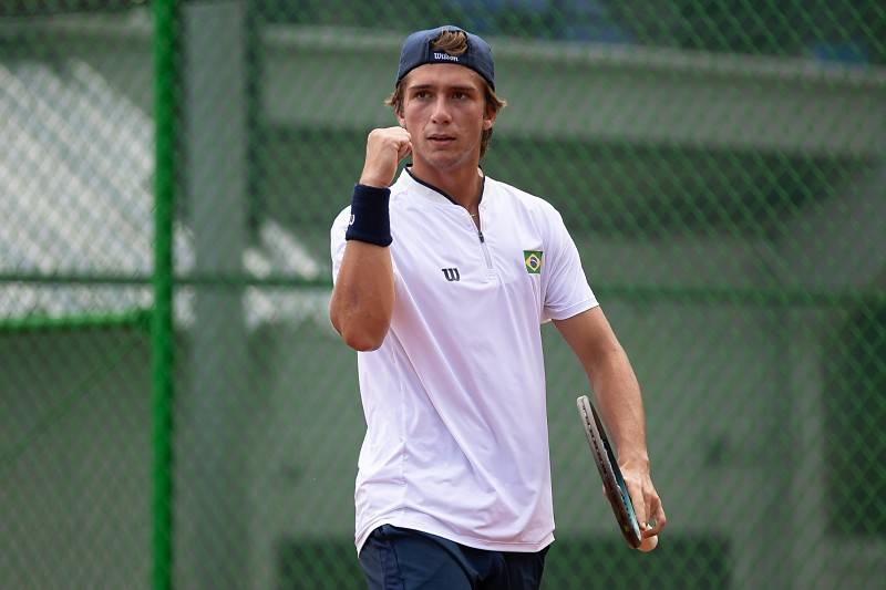 Dois dias após título, cuiabano Leonardo Storck vence na estreia e avança às quartas no Sul-Americano