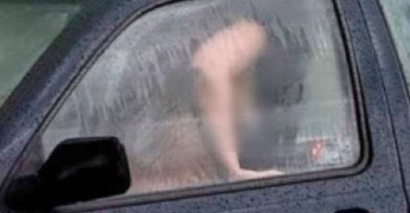 Polícia detém casal fazendo sexo dentro do carro em Lucas do Rio Verde