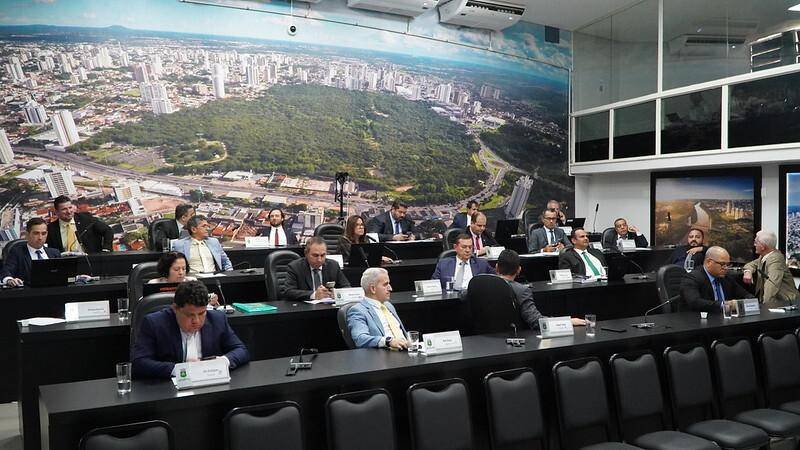 Vereadores autorizam empréstimo de R$ 111 milhões para prefeitura fazer obras de pavimentação