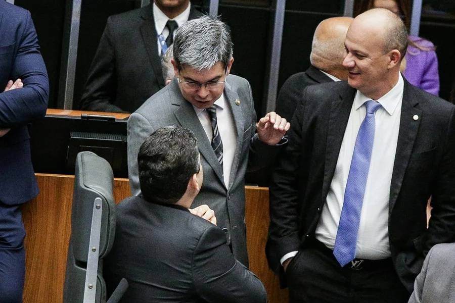 Planalto avalia levar derrubada de veto ao PL da Dosimetria ao STF
