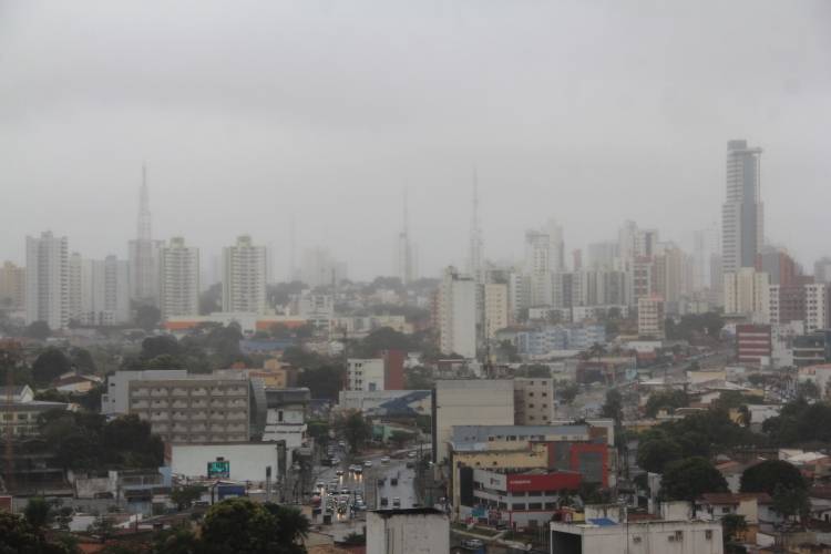 Frente fria deve derrubar temperaturas e Cuiabá pode registrar mínima de 13°C