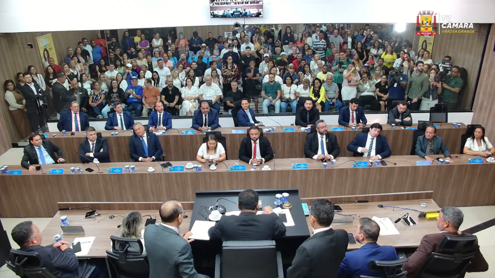 Wanderley vence por um voto e é reconduzido à presidência da Câmara de Várzea Grande