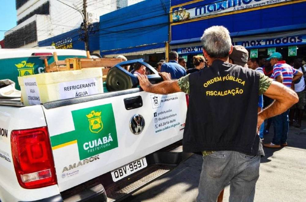 Prefeito de Cuiabá avisa que desobstrução das calçadas vai continuar