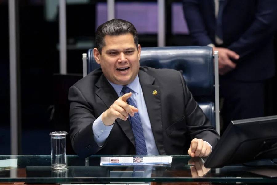 Alcolumbre dá sinalização sobre da PEC da Segurança