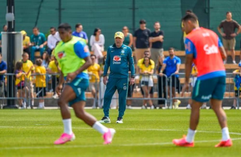 Brasil tem até esta sexta-feira para fazer cortes antes da estreia na Copa