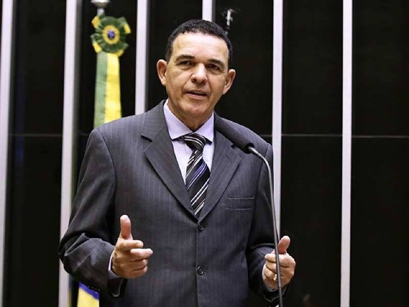 Juarez Costa ironiza denúncia de propina: 