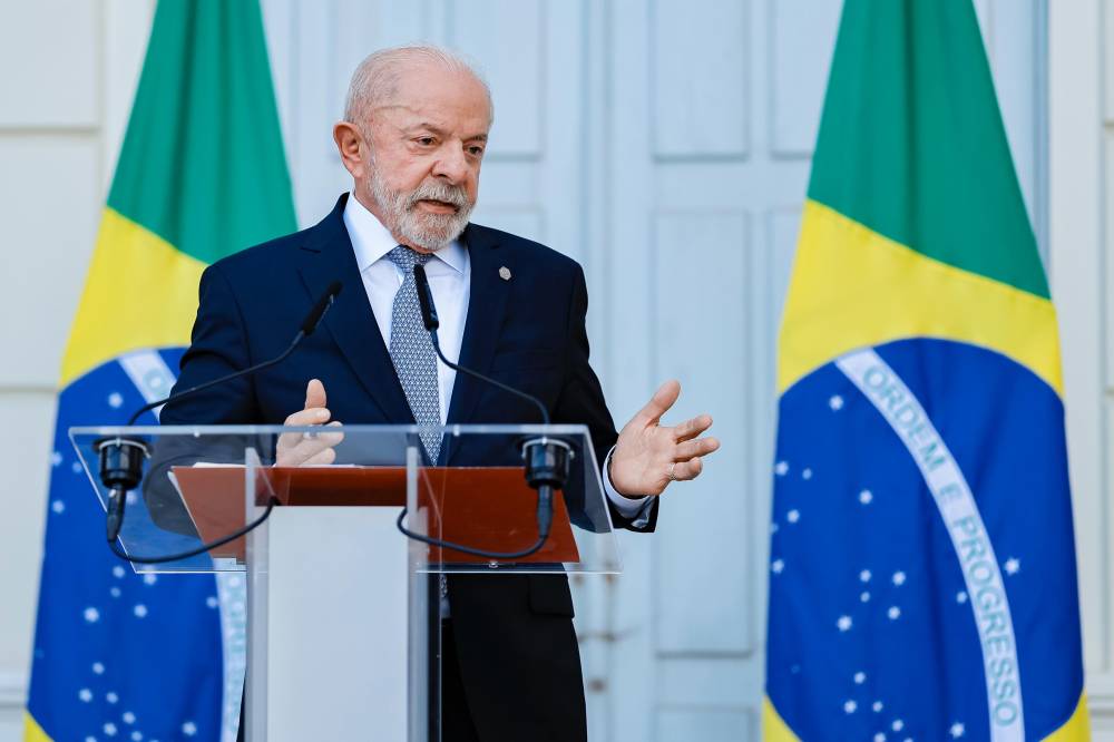 Lula critica ameaça de Trump ao Brasil e chama medida de desaforada