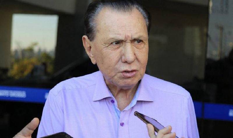 Carlos Bezerra é transferido para UTI de hospital de São Paulo com quadro grave de pneumonia