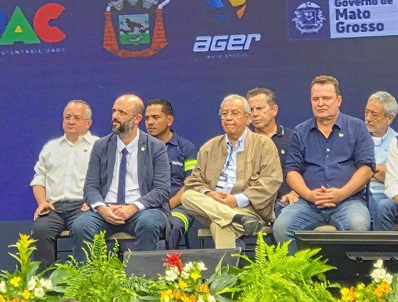 Mauro e Jayme não tiveram direito a usar o microfone na inauguração de ferrovia 