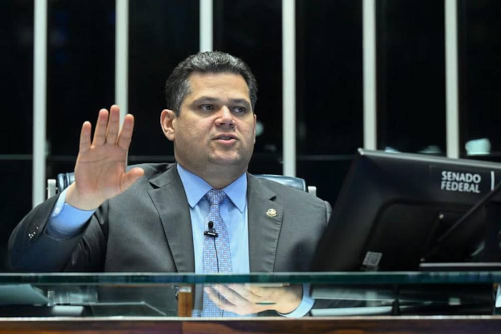 PEC que acaba com escala 6x1 segue sem avanço no Senado e completa um mês na gaveta