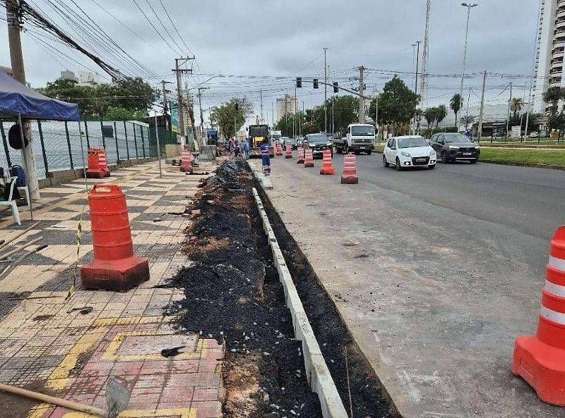 Obras do BRT entram na fase final no Centro Político e começam a receber sinalização viária