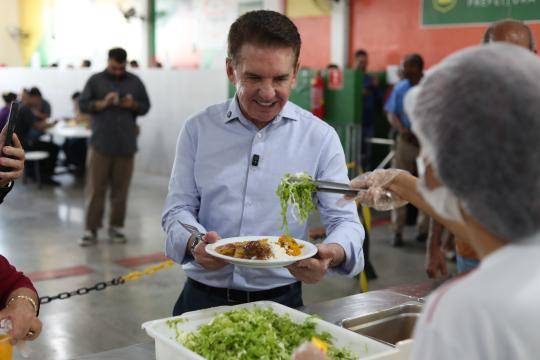 Sérgio Ricardo defende restaurante popular com refeição a R$ 2,00 em todo o estado