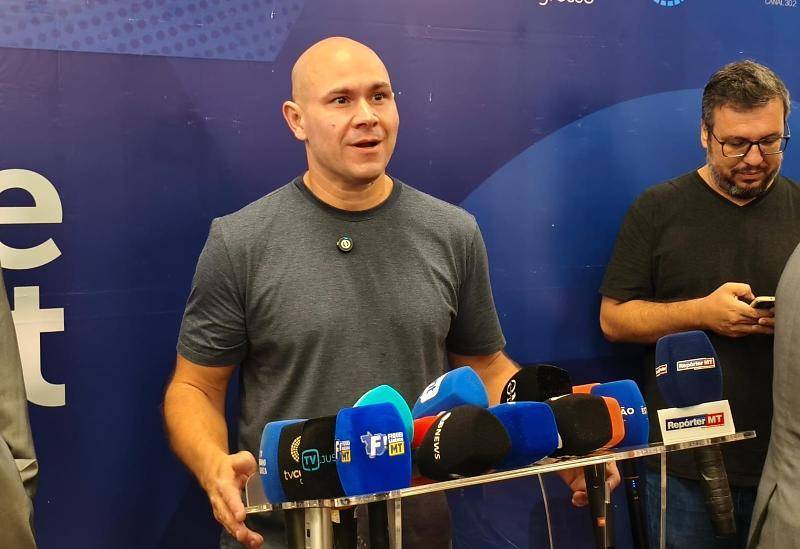 Abilio ironiza pesquisa que aponta Lula na frente de Flávio Bolsonaro 