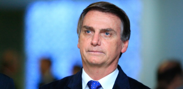 Bolsonaro diz que vai estender validade de CNH para 10 anos