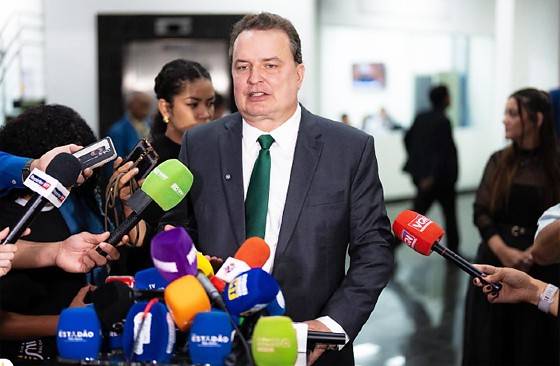 Sem espaço na chapa governista, Podemos avalia candidatura própria