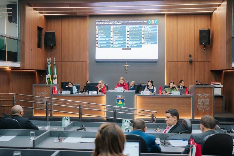 Câmara aprova em primeira votação, a proposta que transfere para 6 de outubro a eleição da Mesa Diretora