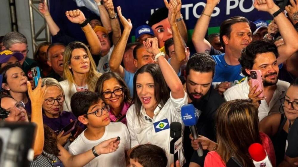 Wellington Fagundes exalta história no MDB durante convenção do partido com Janaína Riva