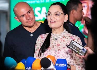 Abilio diz que ainda avalia se deixará Prefeitura para acompanhar Samantha na campanha a deputada estadual
