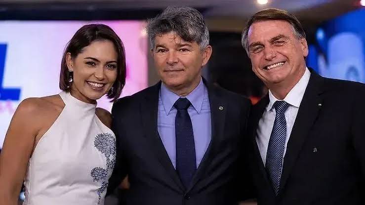 Família de ex-presidente Jair Bolsonaro apoia somente o deputado federal José Medeiros para o Senado
