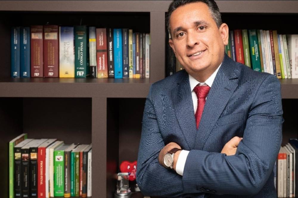 Justiça manda retirar tornozeleira do advogado Flaviano Taques, por excesso de prazo das investigações da Operação Sisamnes