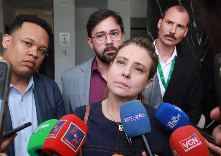 Fávia atende MP e  abre sindicância contra ex-presidente flagrado com maços de dinheiro