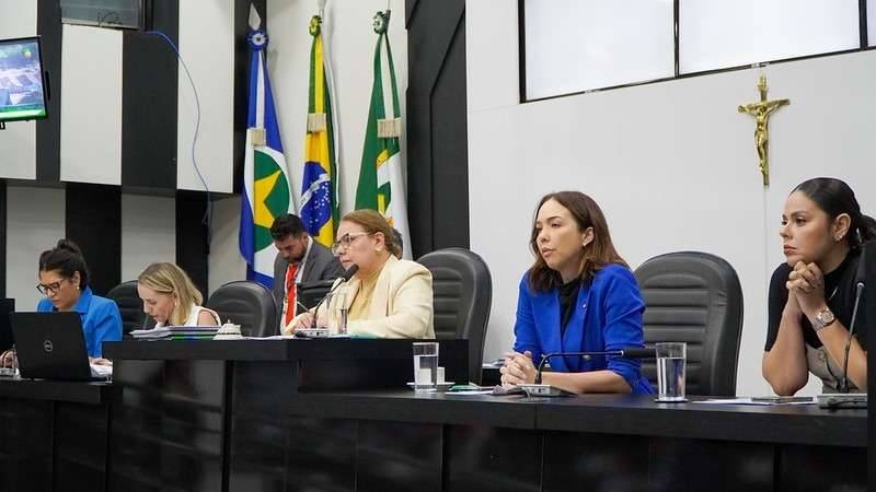 Vereadores vão analisar projeto de lei que permite a renovação de contratos da Educação