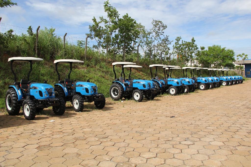  Governo entrega R$ 2 milhões em equipamentos para agricultura familiar