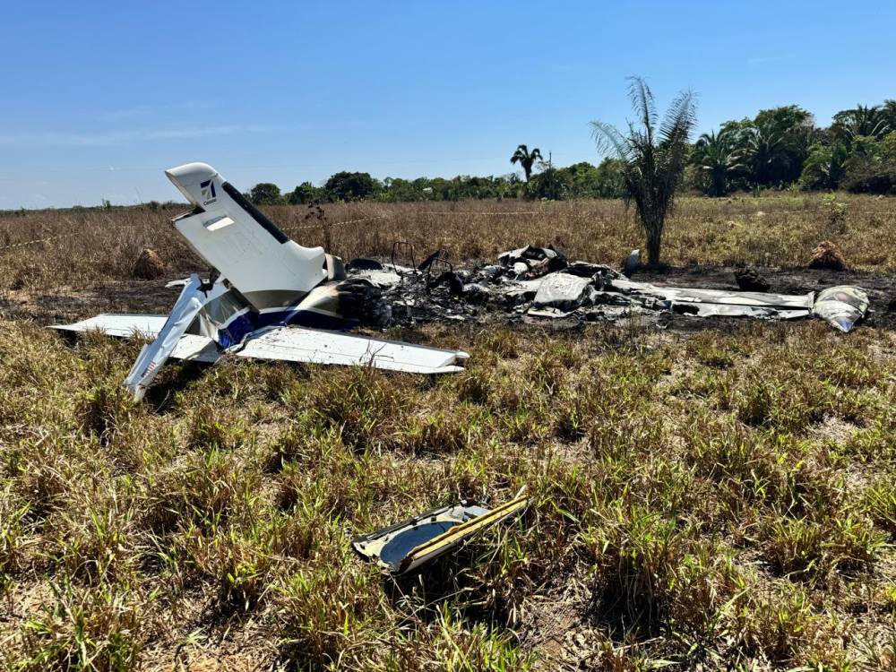 Queda de avião deixa 3 mortos em Água Boa