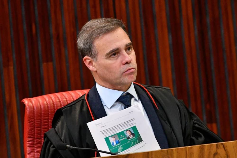 Mendonça derruba sigilo de ação sobre pagamentos de Vorcaro