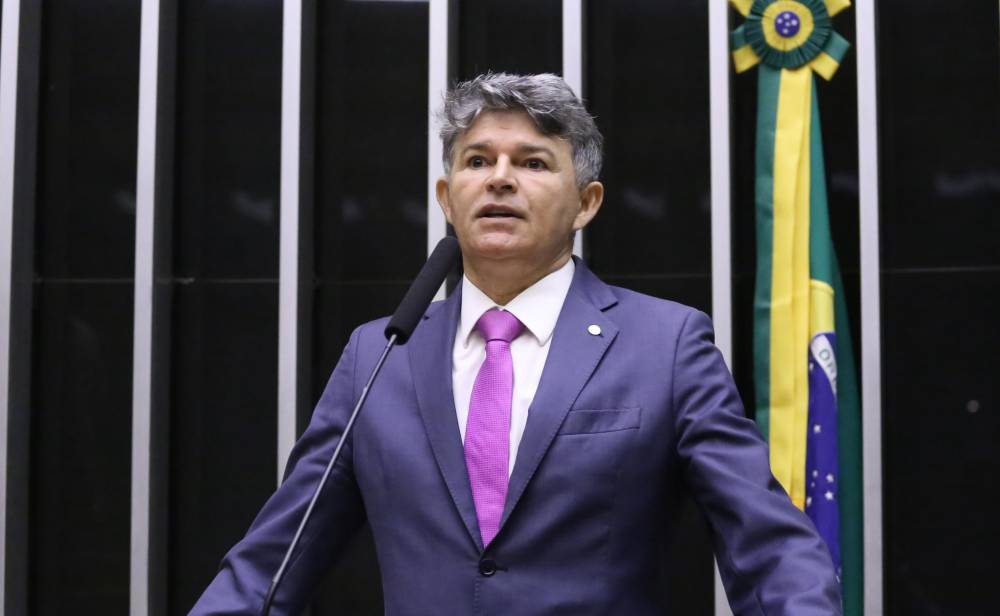 Medeiros aciona STF para reaver tempo de TV