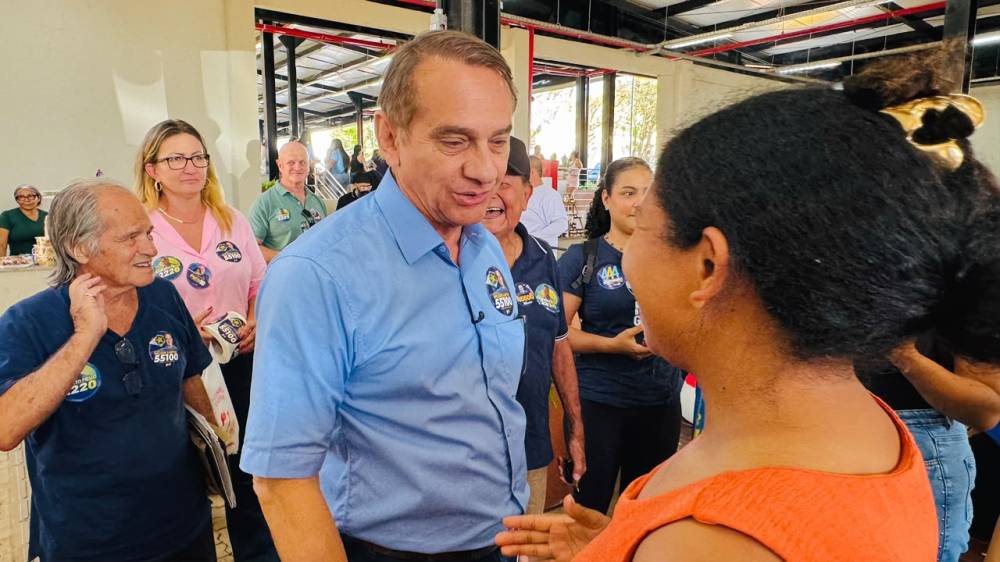 Em Chapada, Wilson Santos destaca resultados e novas propostas em campanha pela reeleição